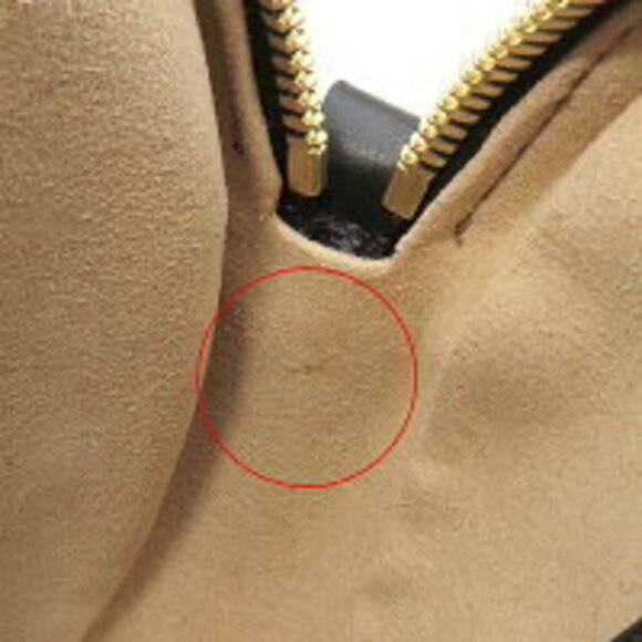 Gucci Interlocking GG Heart Shoulder Bag Black Leather - Picture 10 of 13